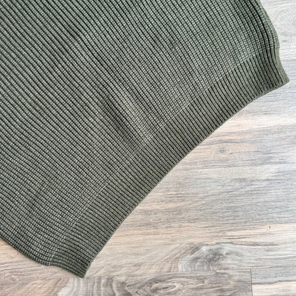 Mikarose Blair Slight Oversized Classic Knit Sweater in Satin Moss Green Size M - Picture 6 of 13